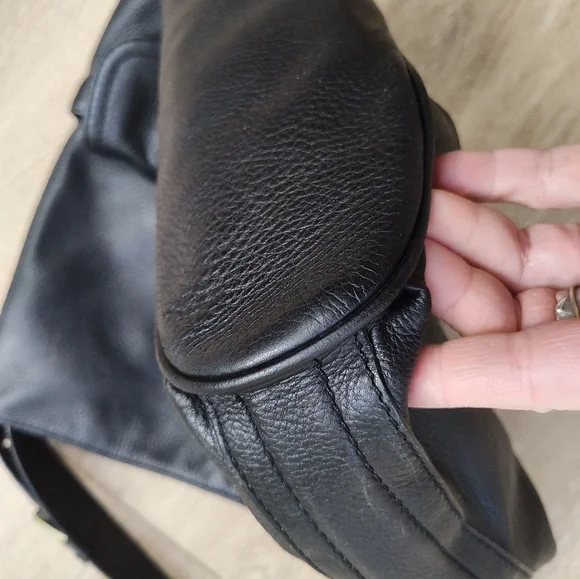 MICHAEL KORS Black Leather Hobo Vintage Shoulder Bag, Turn Lock Pockets - Picture 6 of 12